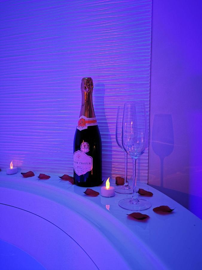 Lovesparadise -Suite Le Secret Beautheil-Saints Exterior photo